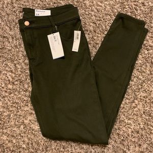 NWT Old Navy Rockstar Jeans